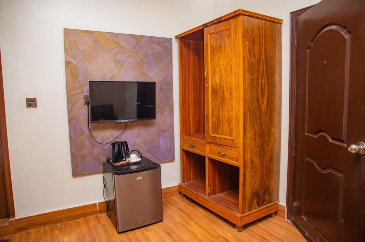 קראצ'י Elet Business Hotel מראה חיצוני תמונה
