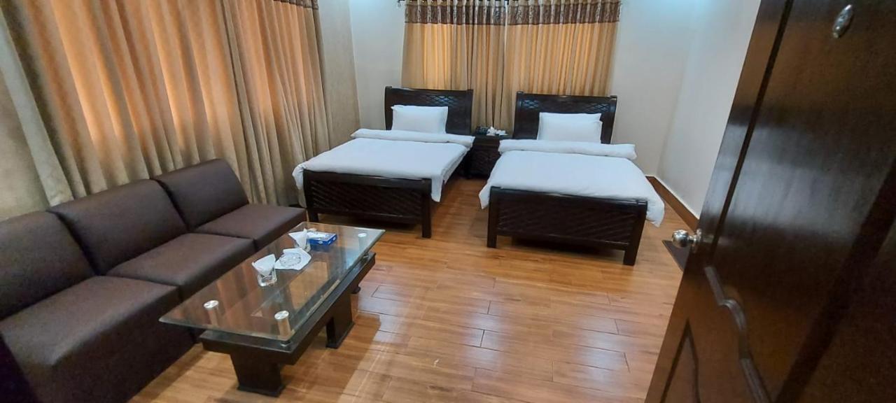 קראצ'י Elet Business Hotel מראה חיצוני תמונה