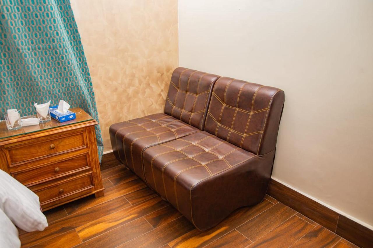 קראצ'י Elet Business Hotel מראה חיצוני תמונה